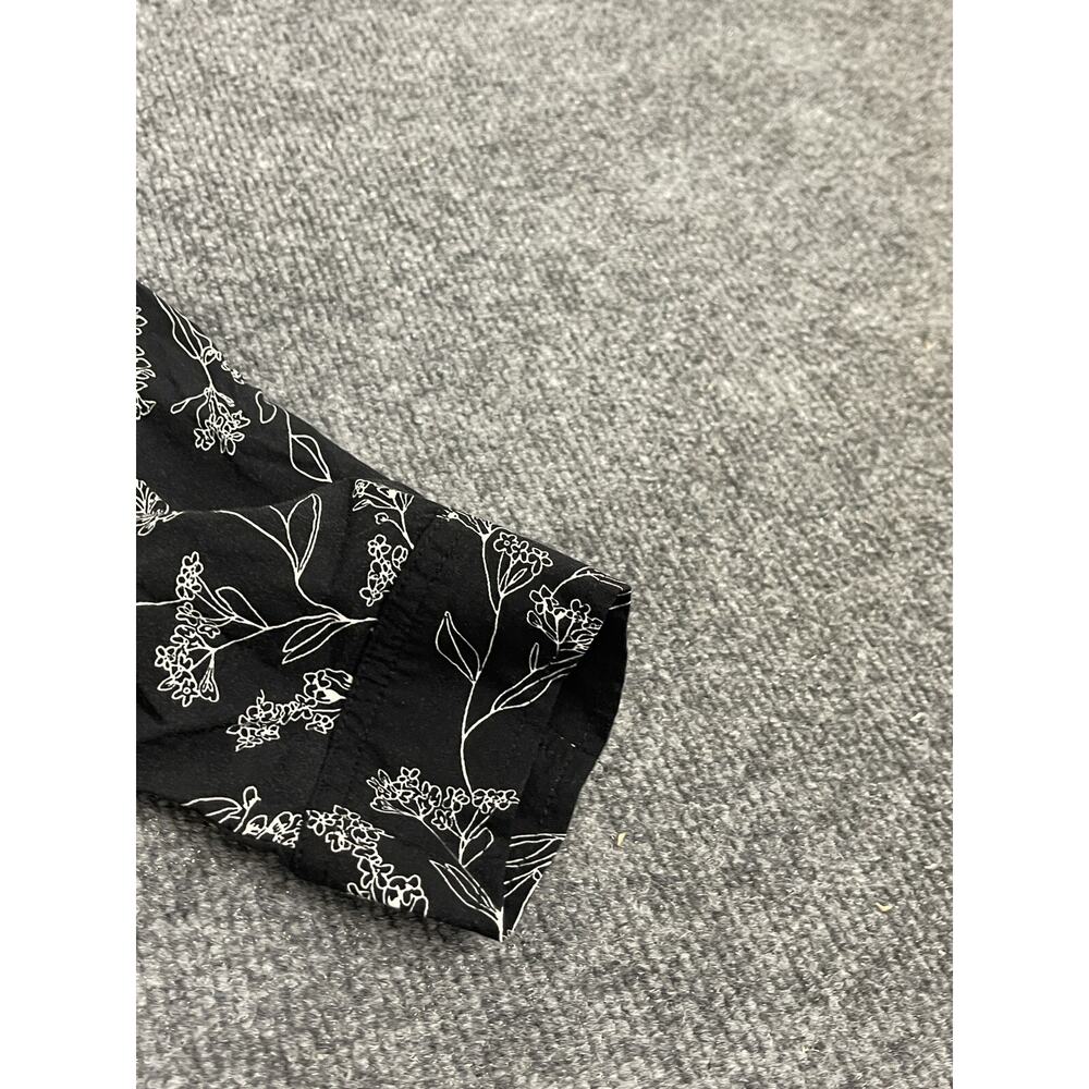 Old Navy Romper Womens Small Black Floral Shorts Casual Jumpsuit Button Up N89 - Picture 3 of 9